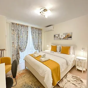 Sunrise Center Appartement